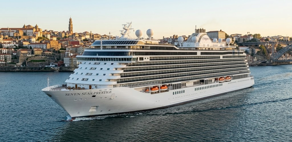 Seven Seas Prestige — exterior view