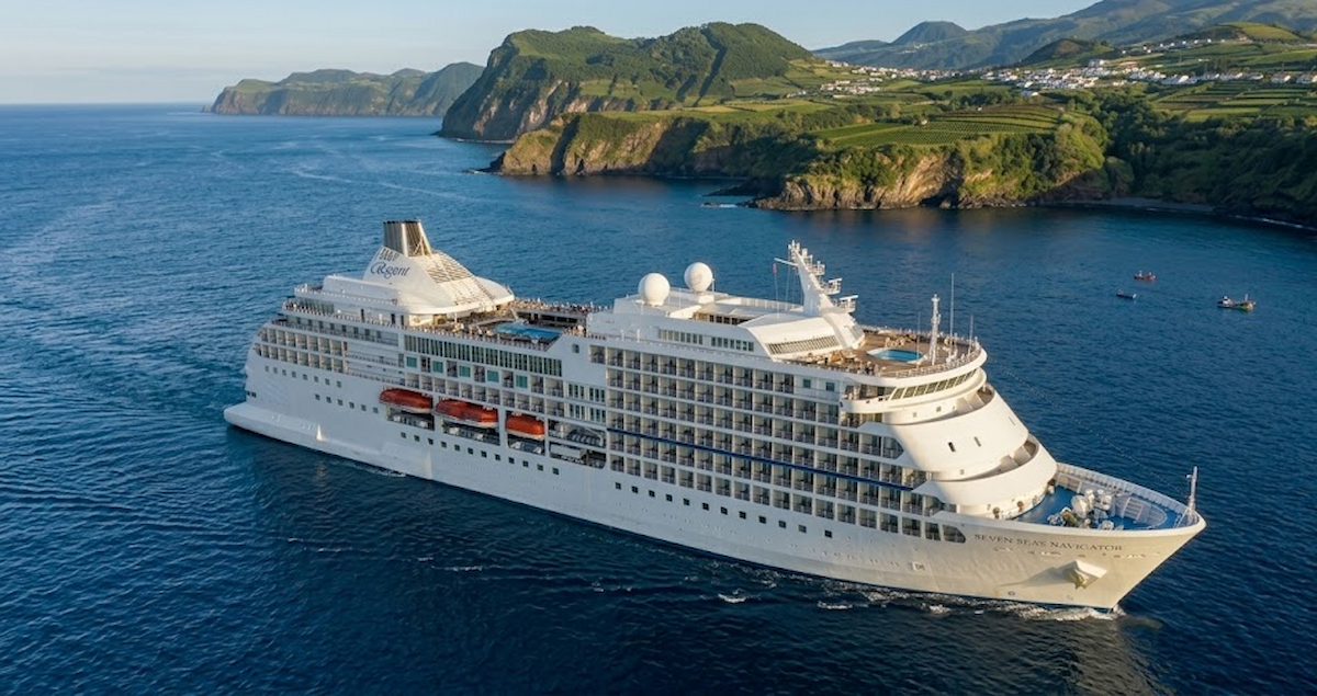 Seven Seas Navigator — exterior view