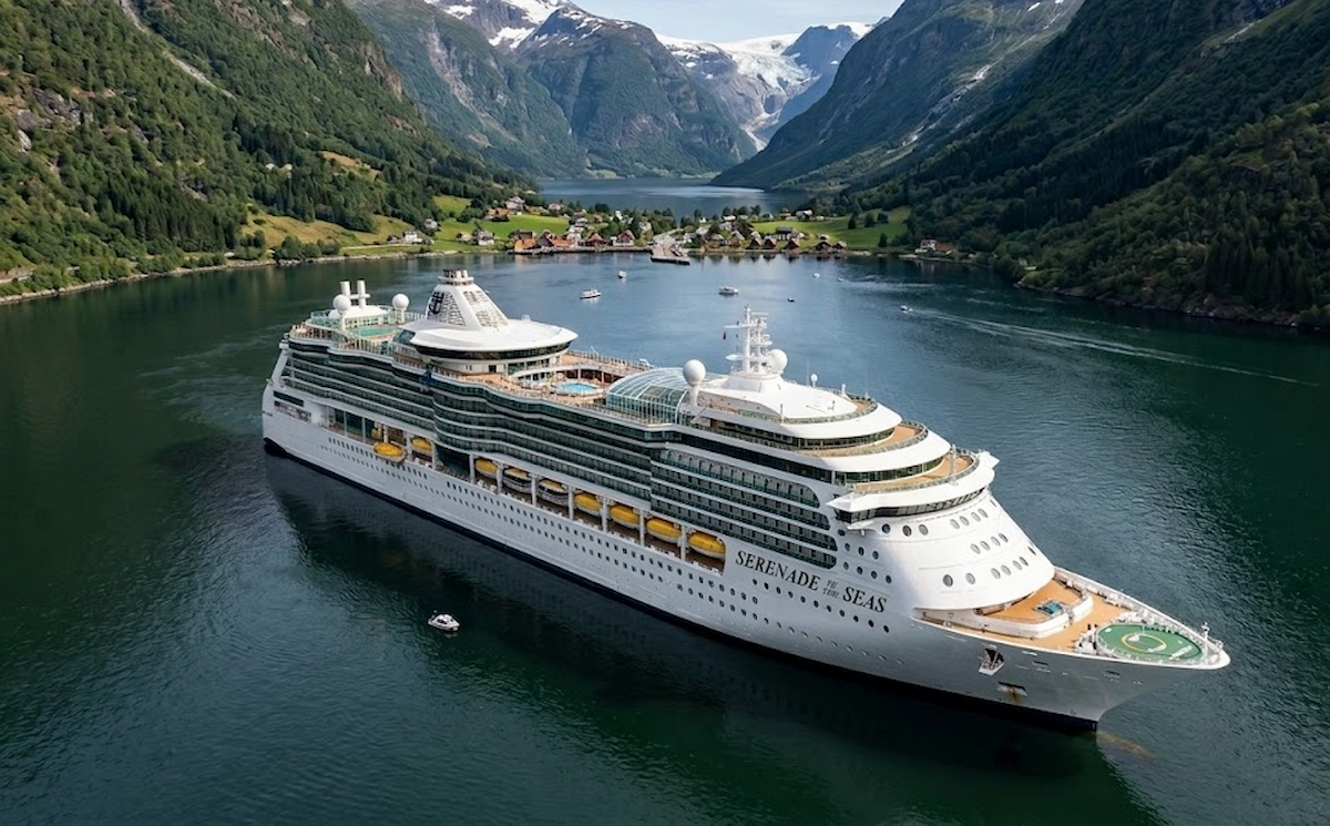 Serenade of the Seas — exterior view