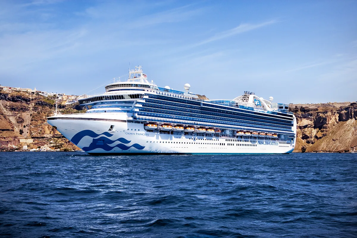 Emerald Princess — exterior view