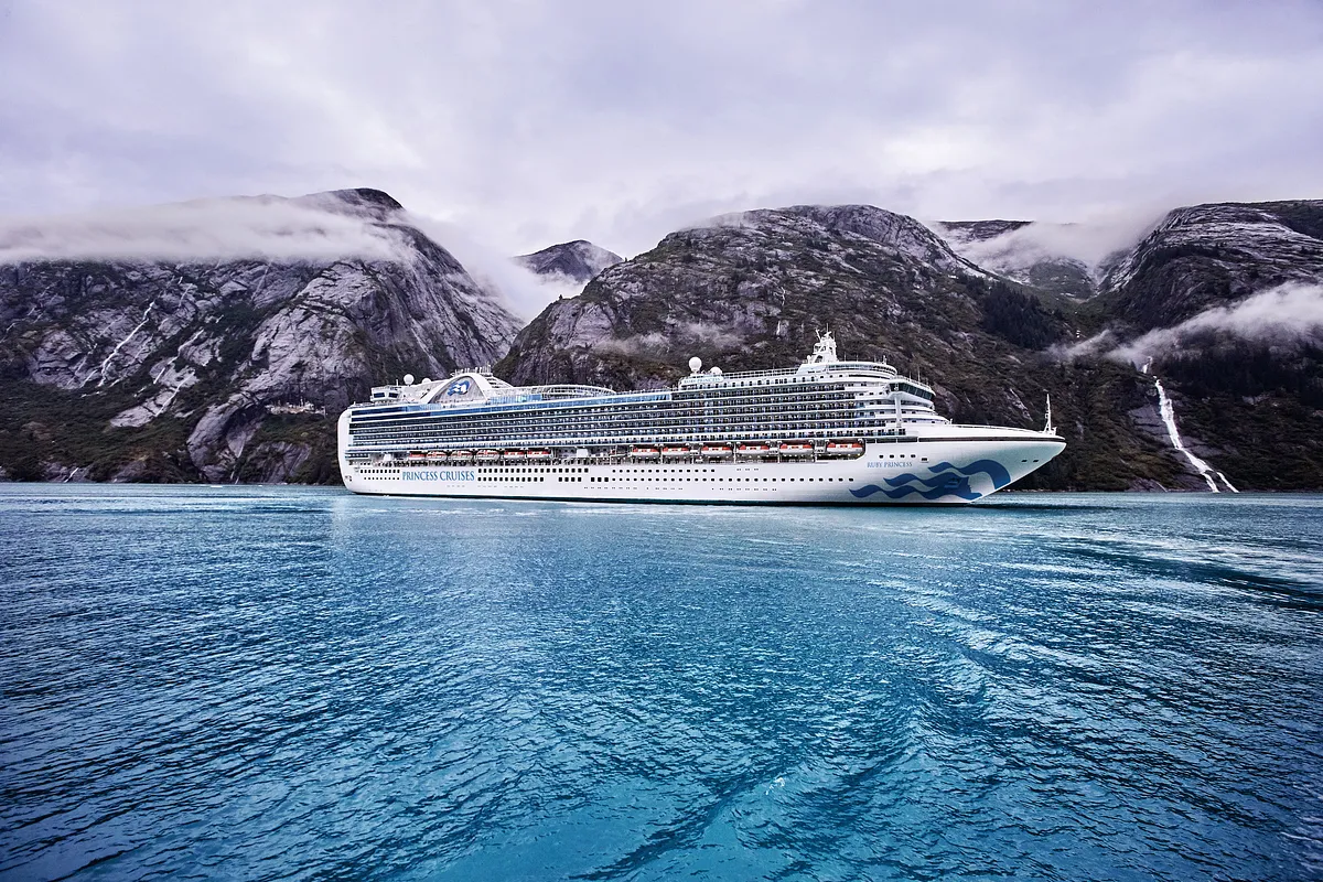 Ruby Princess — exterior view