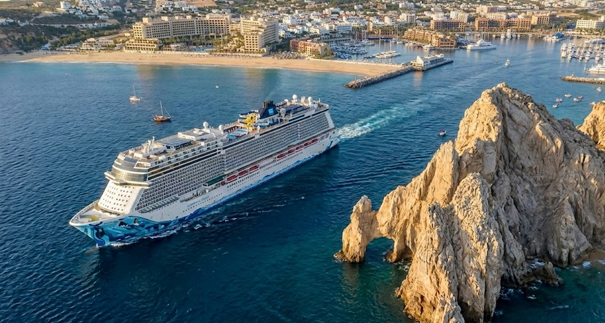 Norwegian Bliss — exterior view