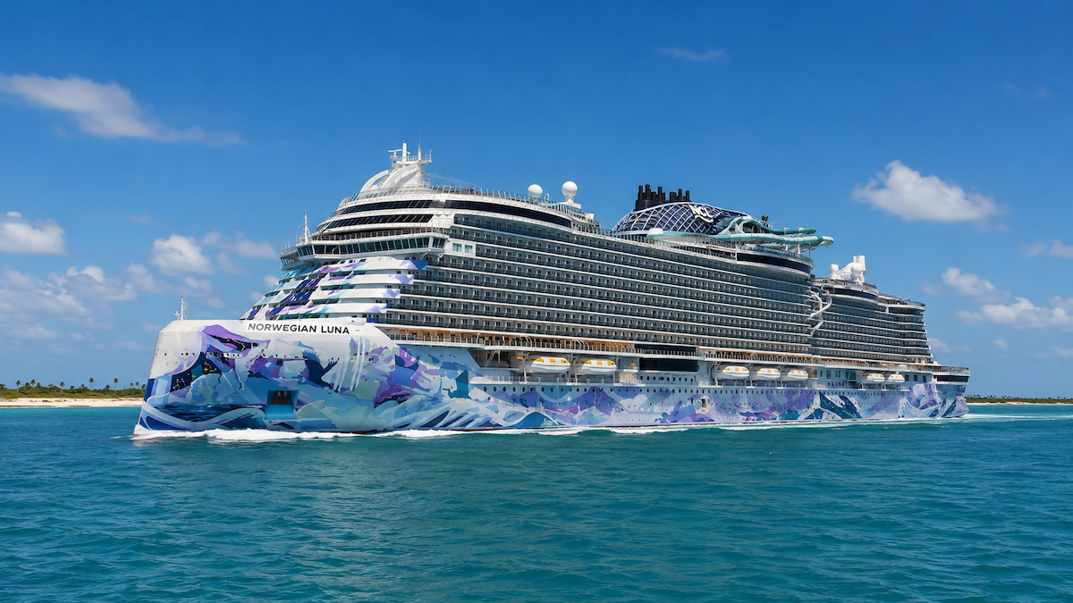 Norwegian Luna — exterior view