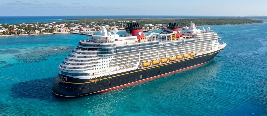 Disney Destiny — exterior view